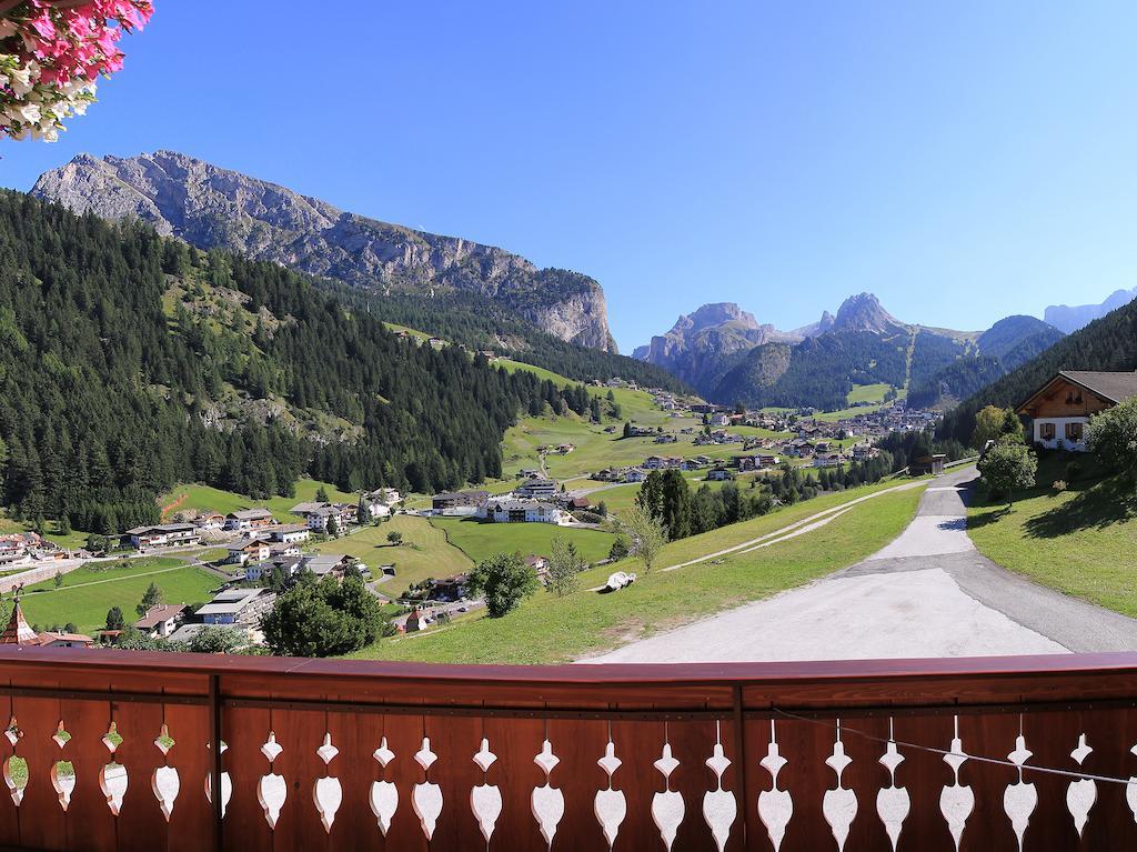 Hotel Garni Martlhof Wolkenstein in Gröden Exterior foto